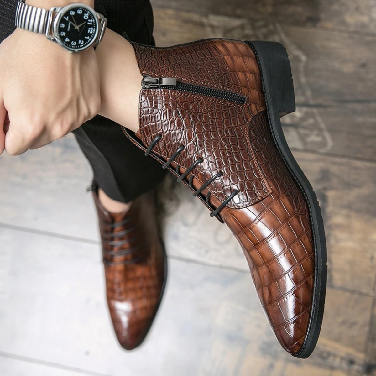 The Orvieto Bottines en Cuir à Motif Crocodile pour Homme – Marron