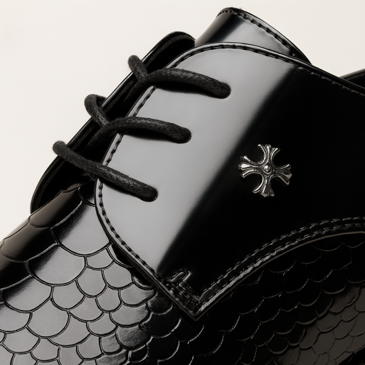 The Bardolino - Chaussures habillées pour homme en cuir verni brillant à bout pointu