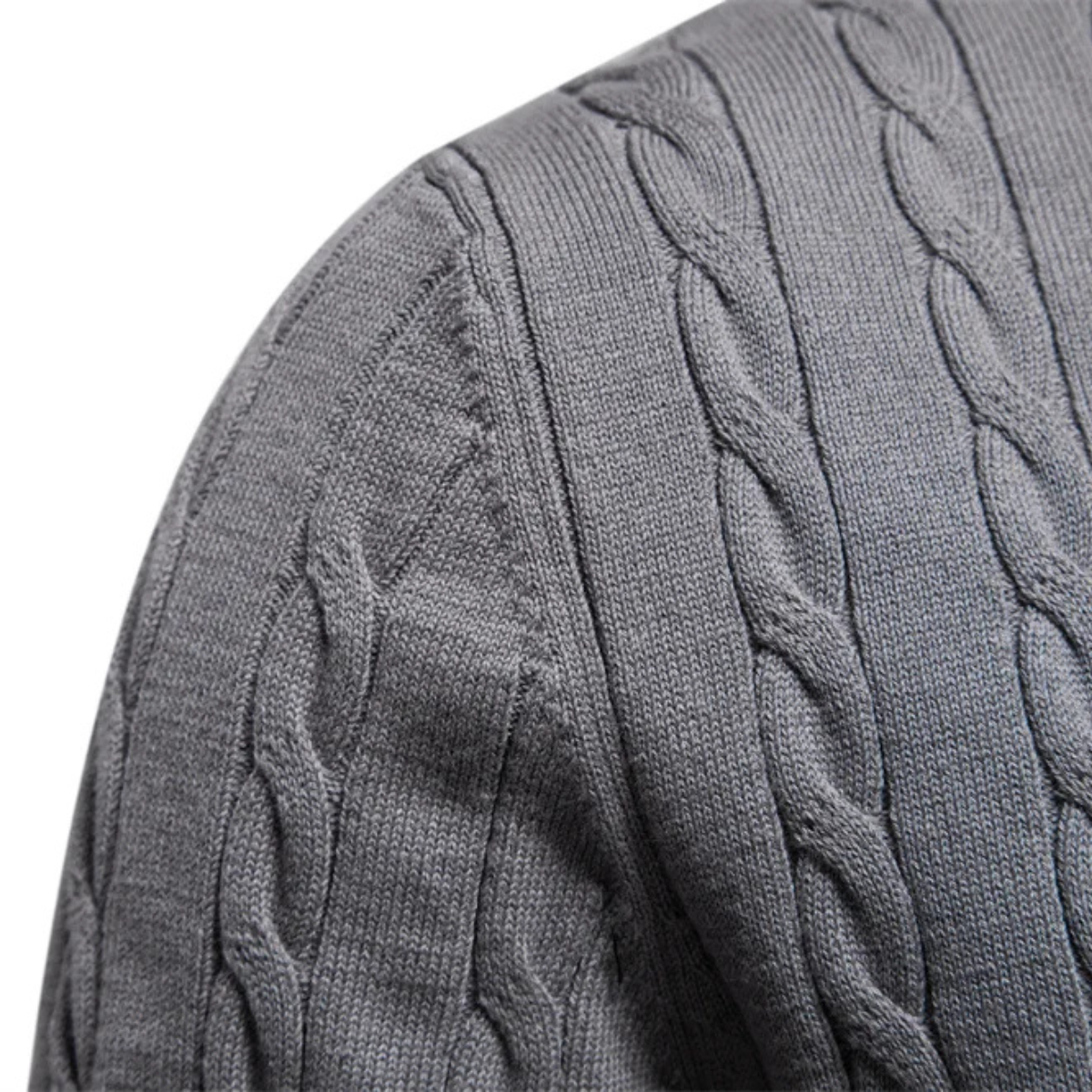 The Derby – pull homme en maille à col rond brodé