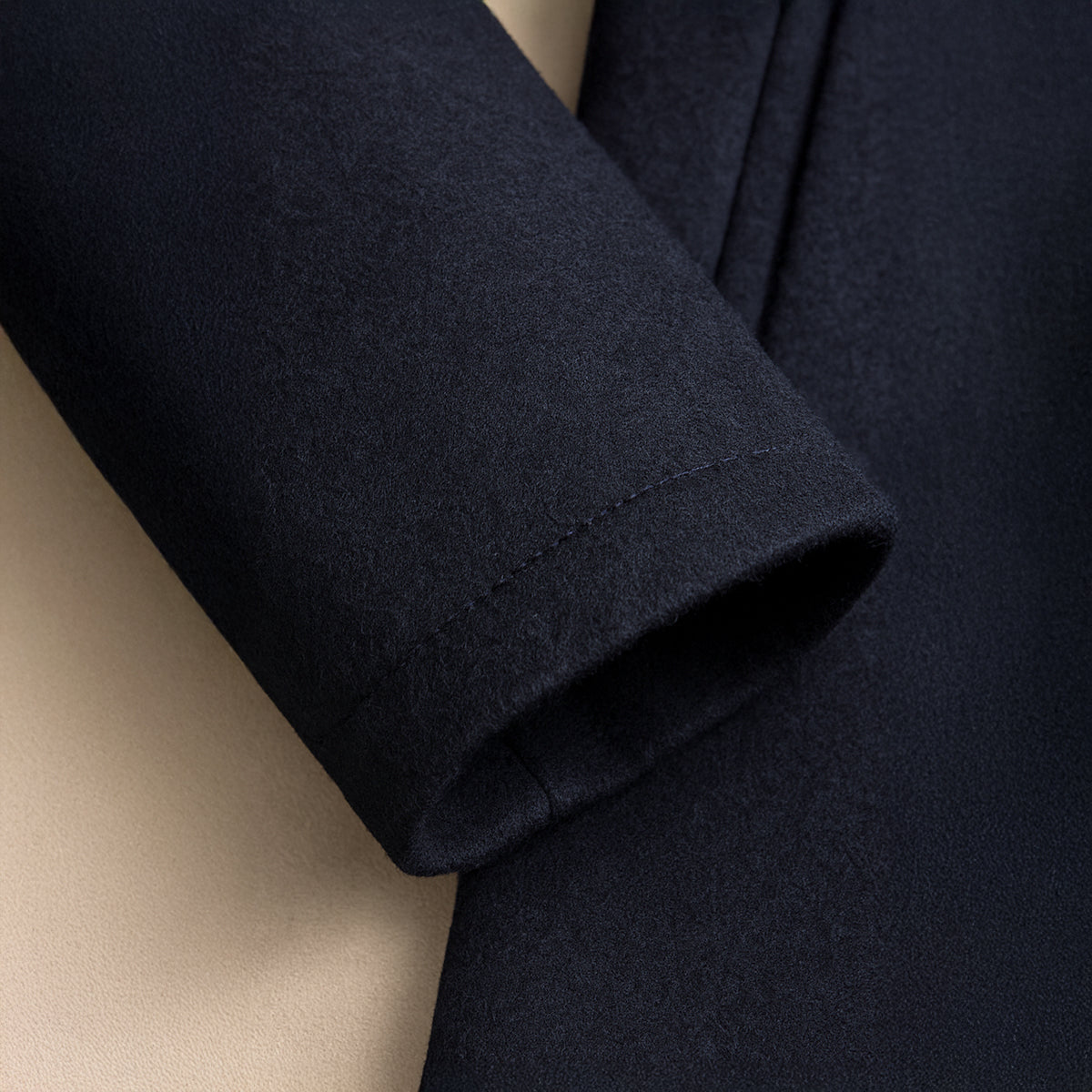 The Broadway Trench-coat classique en laine mélangée pour homme